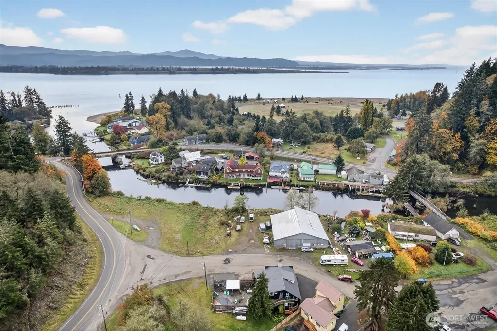 8 Fairgrounds Road Skamokawa WA 98647
