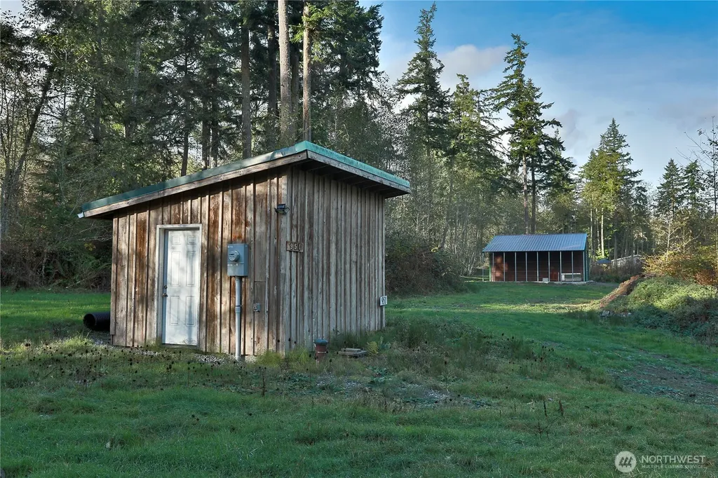 963 Little Valley Lane Freeland WA 98249