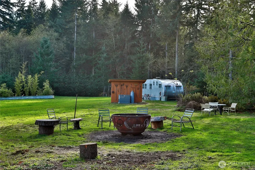 963 Little Valley Lane Freeland WA 98249