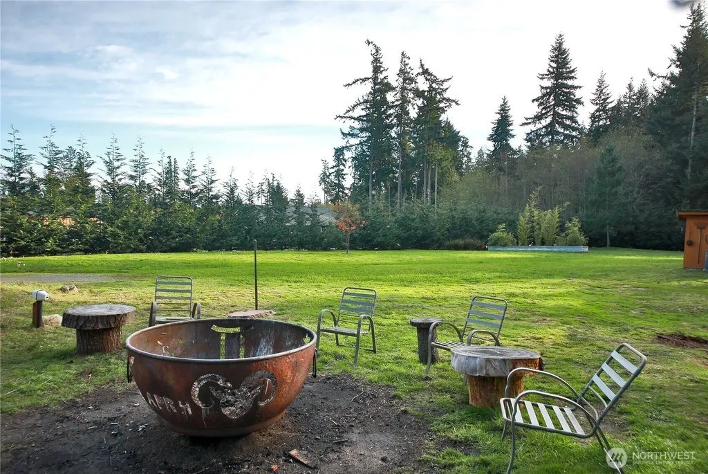 963 Little Valley Lane Freeland WA 98249