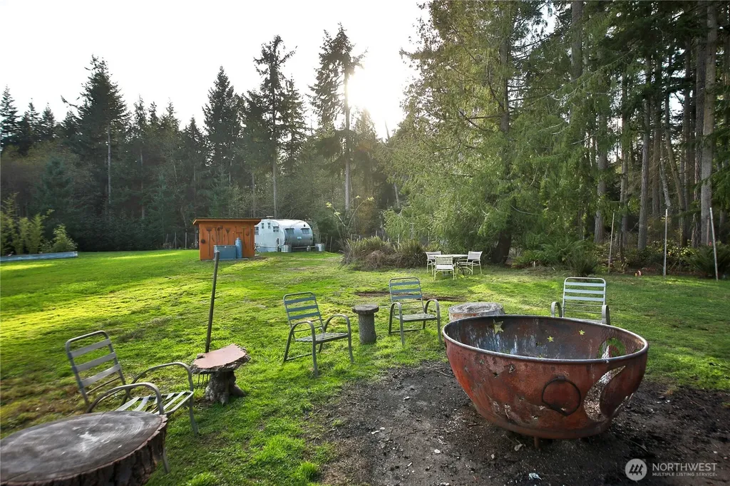 963 Little Valley Lane Freeland WA 98249