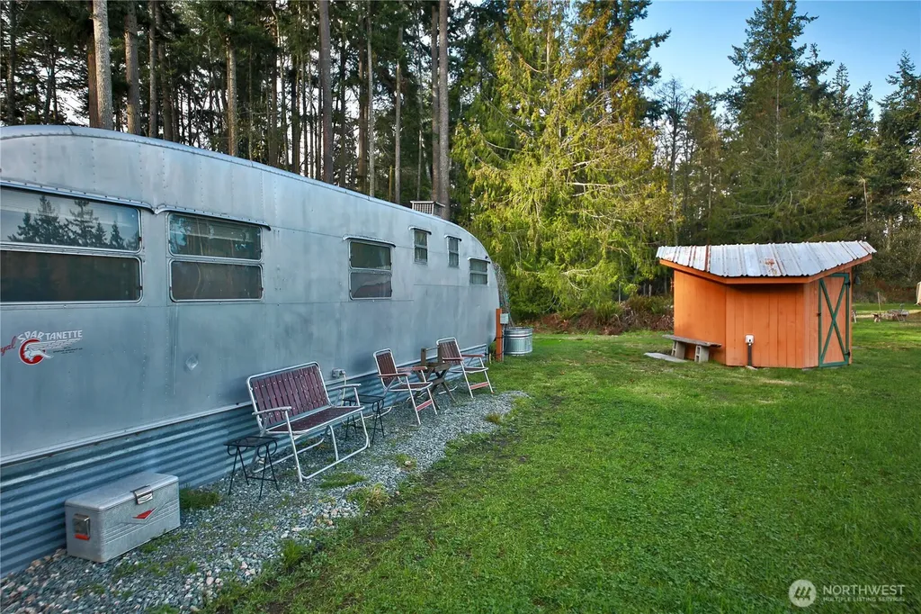 963 Little Valley Lane Freeland WA 98249