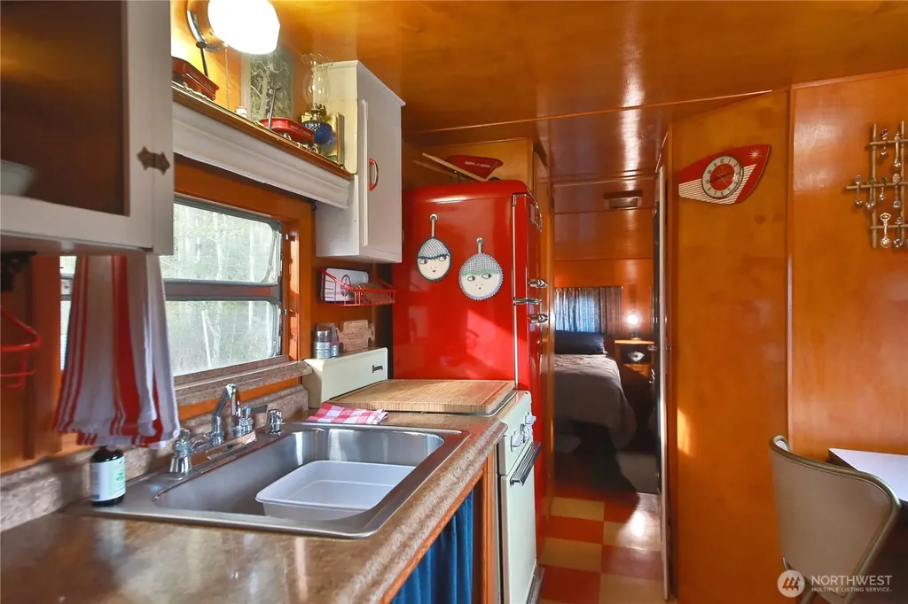 963 Little Valley Lane Freeland WA 98249