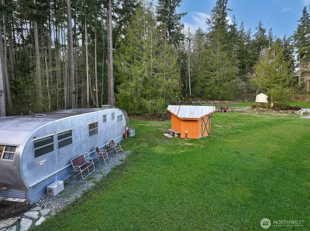 963 Little Valley Lane Freeland WA 98249