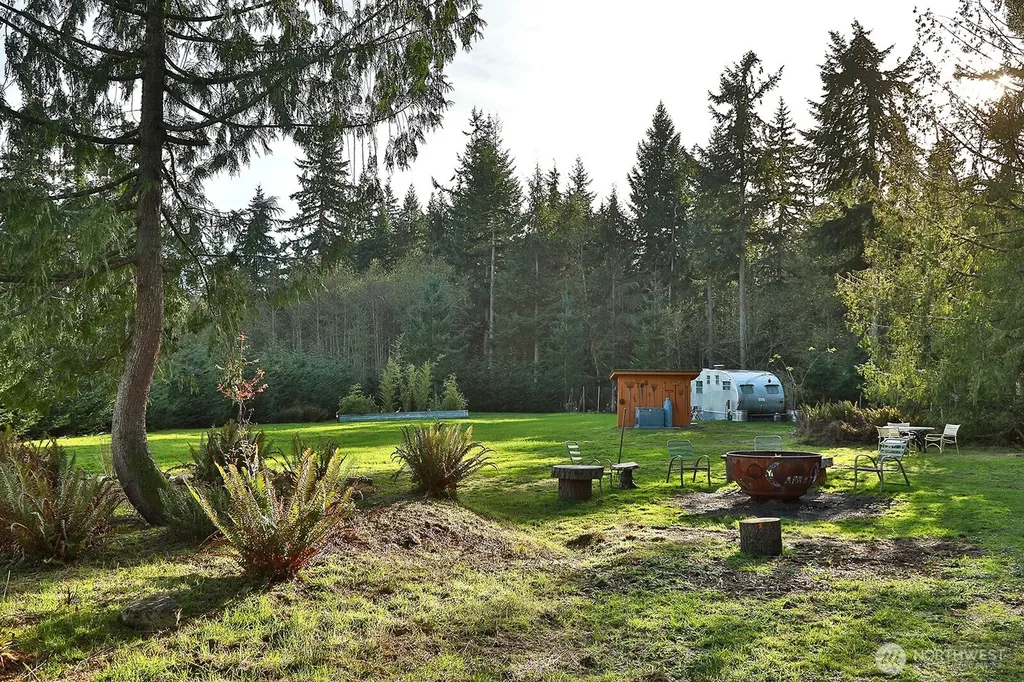 963 Little Valley Lane Freeland WA 98249