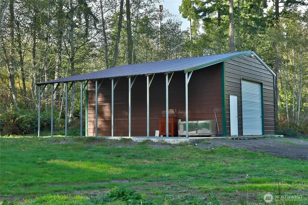 963 Little Valley Lane Freeland WA 98249