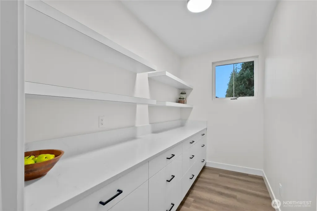 137 E Cedar Drive Lynden WA 98264