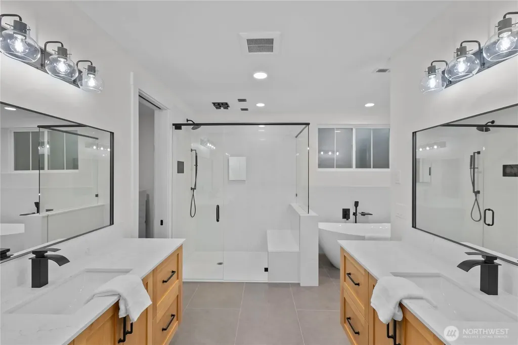 137 E Cedar Drive Lynden WA 98264