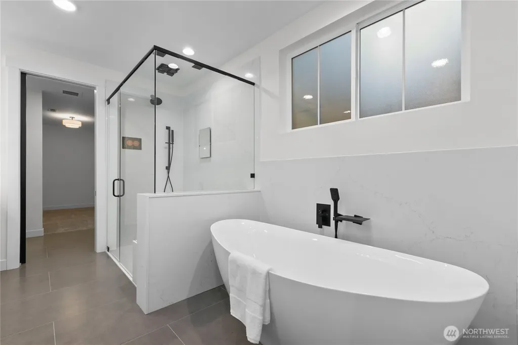 137 E Cedar Drive Lynden WA 98264