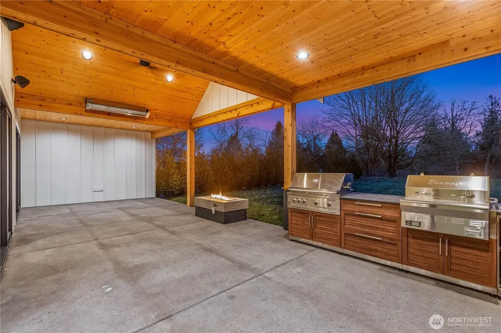 137 E Cedar Drive Lynden WA 98264