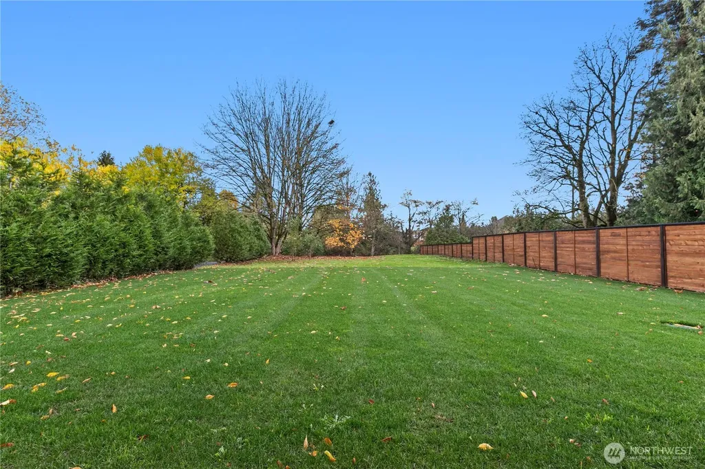 137 E Cedar Drive Lynden WA 98264