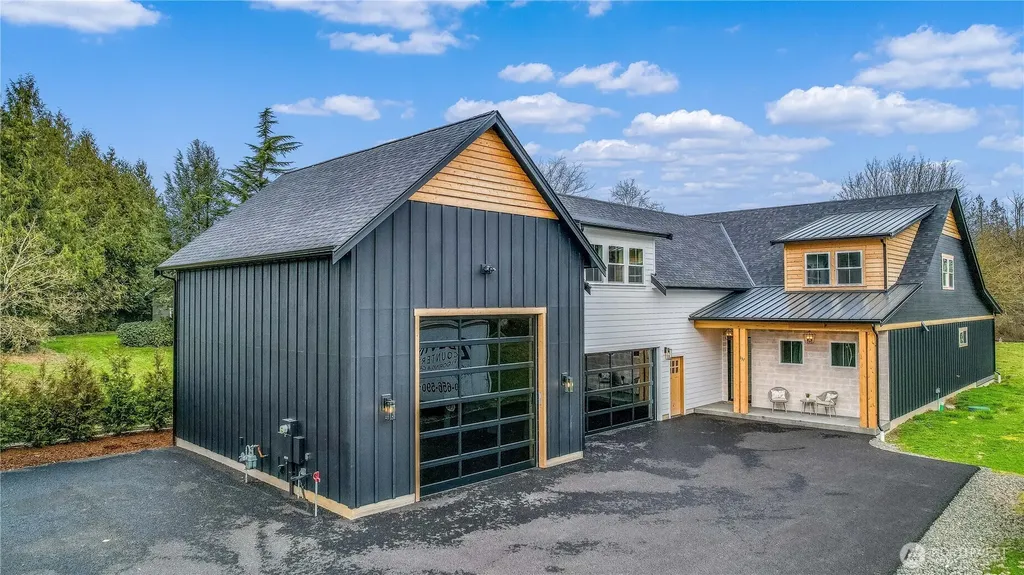 137 E Cedar Drive Lynden WA 98264