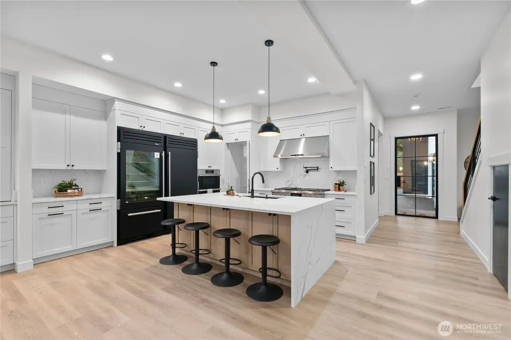 137 E Cedar Drive Lynden WA 98264