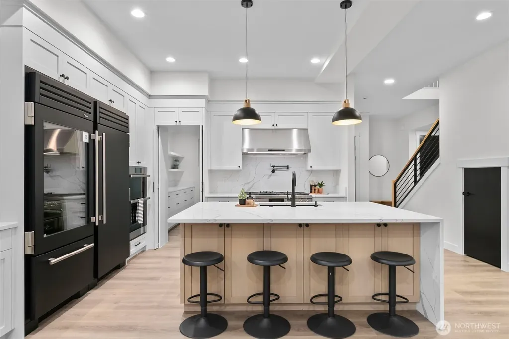 137 E Cedar Drive Lynden WA 98264