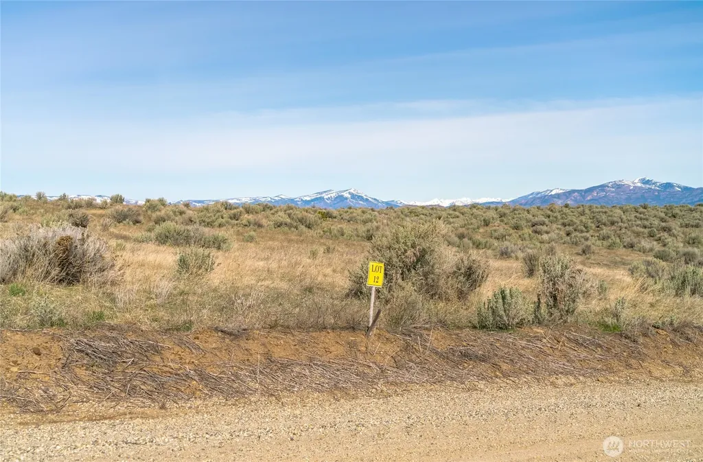 12 Road S NW Waterville WA 98858