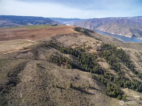 12 Road S NW Waterville WA 98858