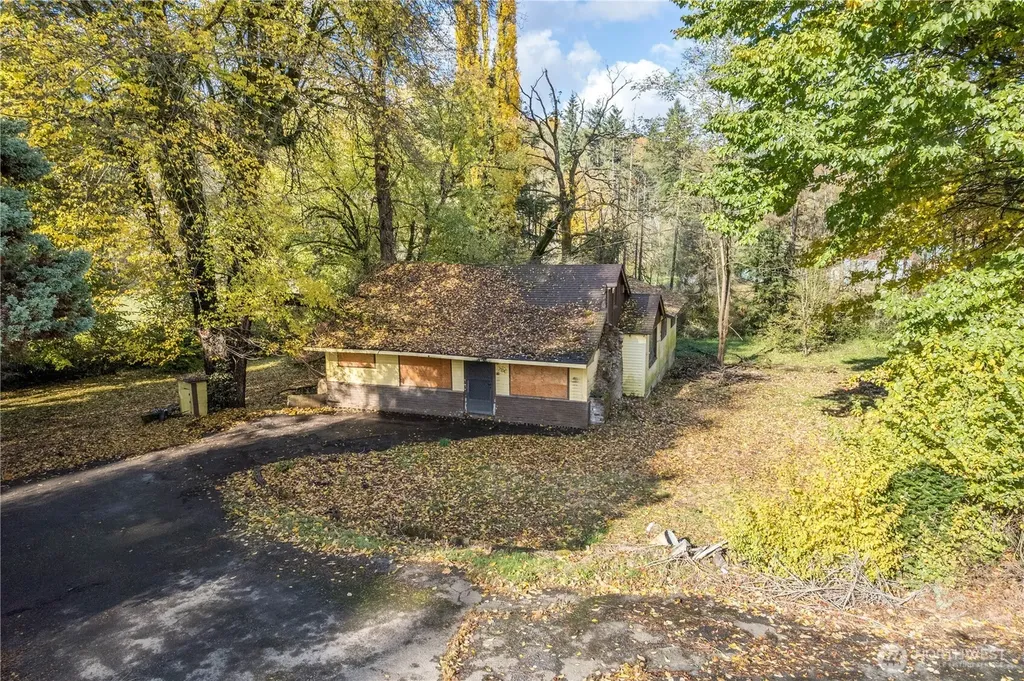 2104 Delameter Road Castle Rock WA 98611
