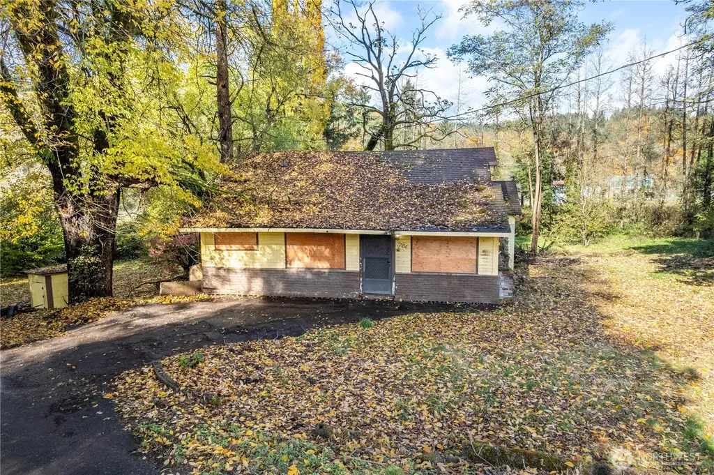 2104 Delameter Road Castle Rock WA 98611