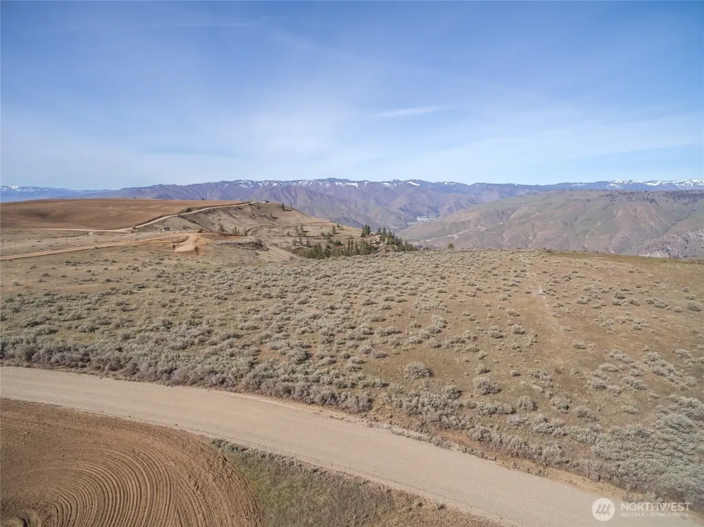 13 Road S NW Waterville WA 98858