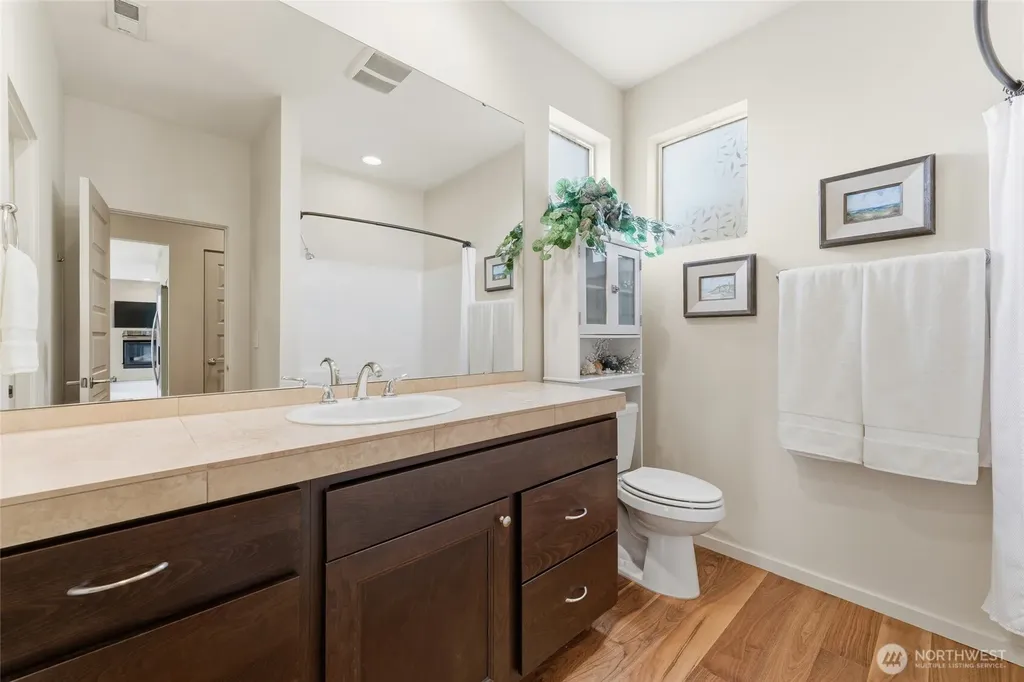 706 Nuthatch Drive College Place WA 99324