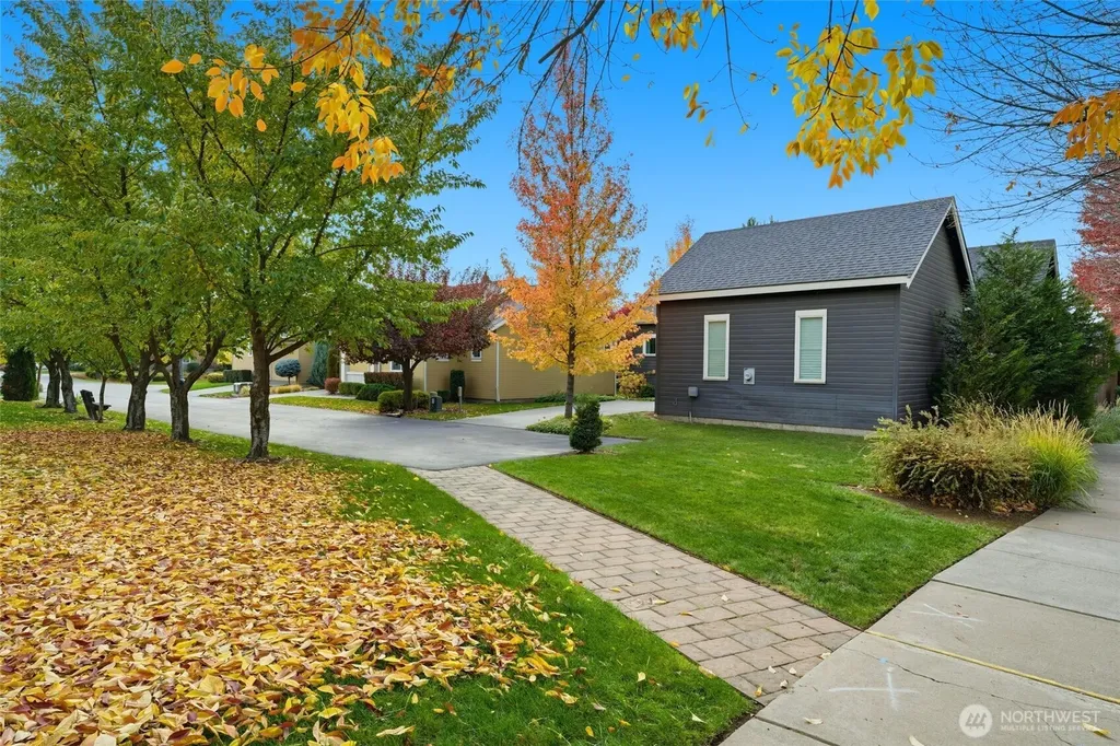 706 Nuthatch Drive College Place WA 99324