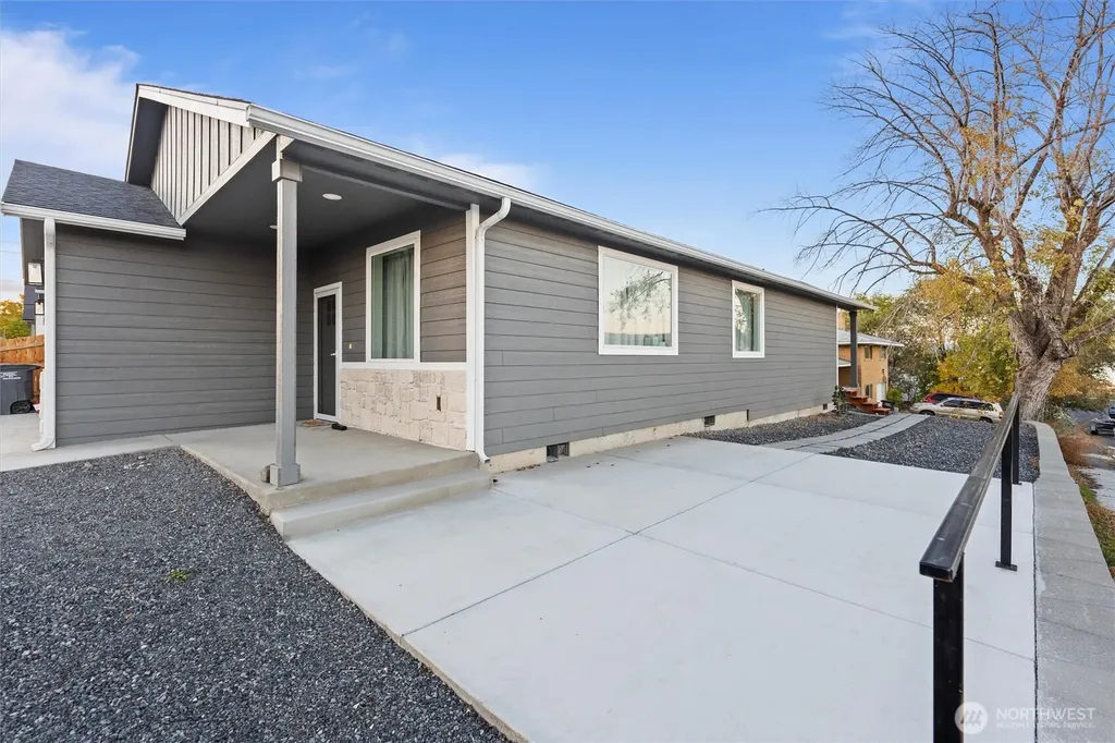 516 W Main Avenue Soap Lake WA 98851