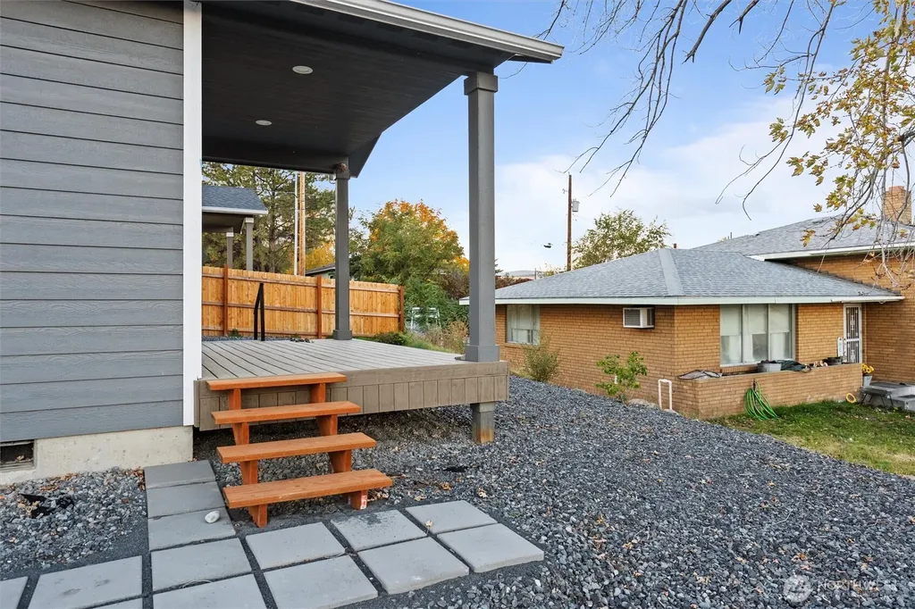 516 W Main Avenue Soap Lake WA 98851