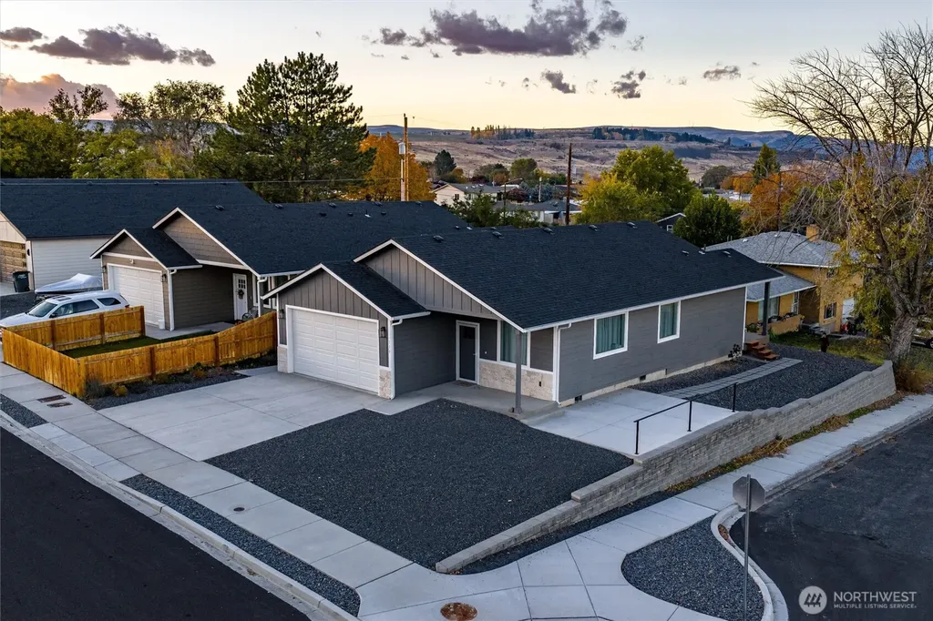 516 W Main Avenue Soap Lake WA 98851