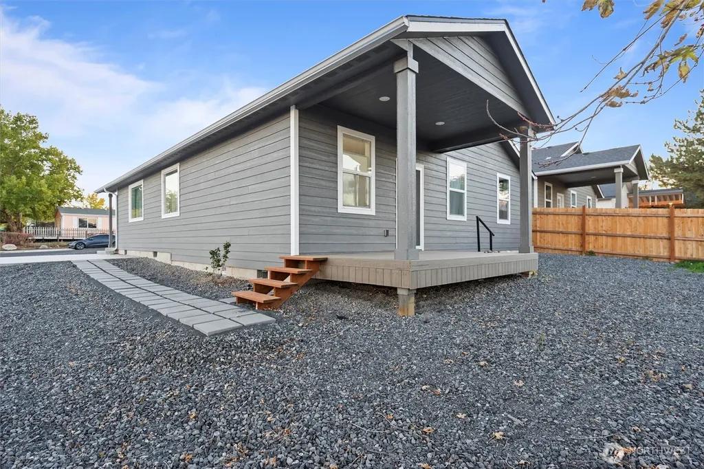 516 W Main Avenue Soap Lake WA 98851