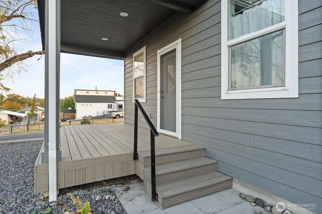 516 W Main Avenue Soap Lake WA 98851