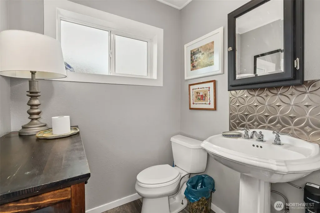 716 First Street W South Bend WA 98586