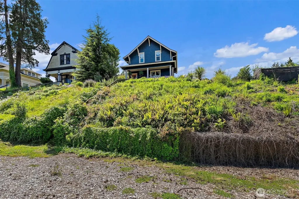 716 First Street W South Bend WA 98586