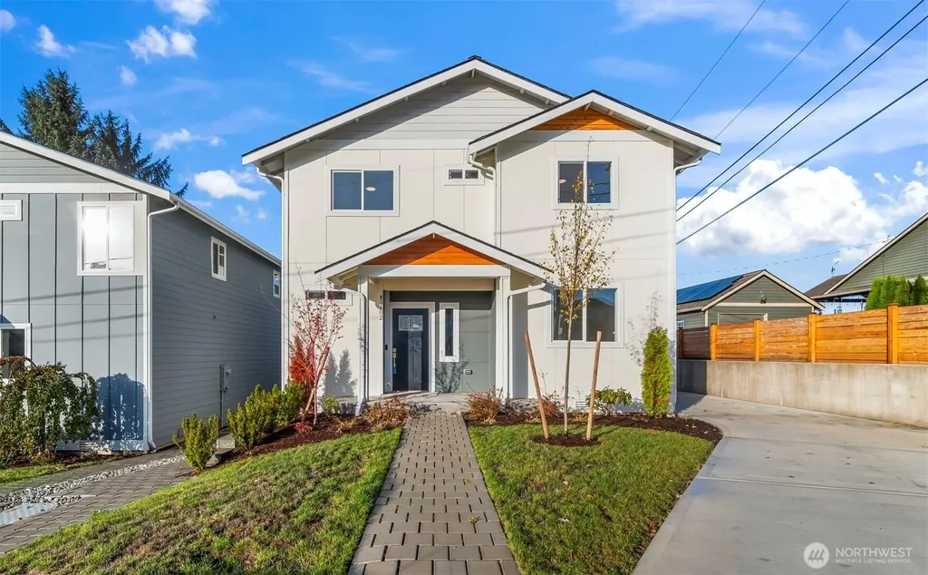 3102 44th Avenue NE Tacoma WA 98422