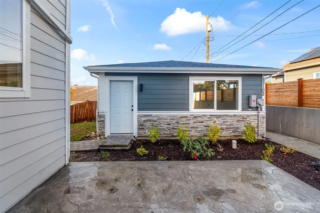 3102 44th Avenue NE Tacoma WA 98422