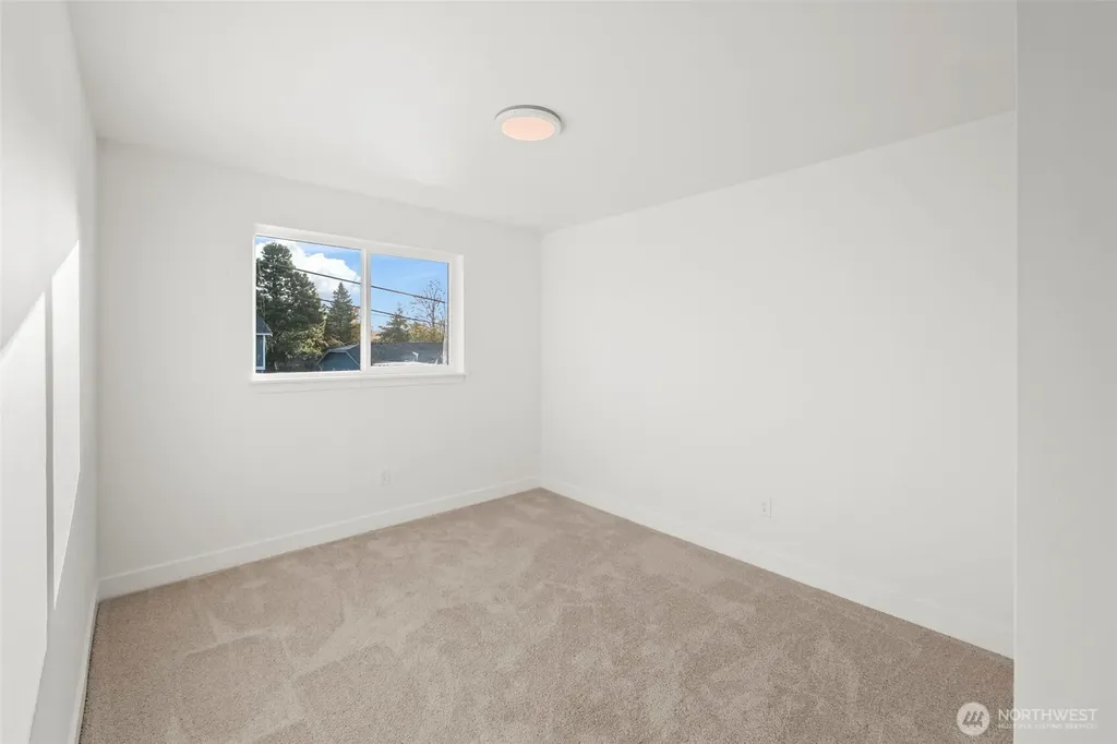 3102 44th Avenue NE Tacoma WA 98422