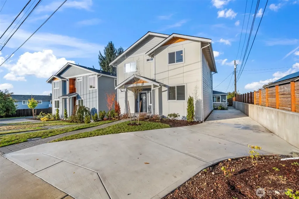 3102 44th Avenue NE Tacoma WA 98422