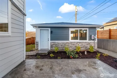 3102 44th Avenue NE Tacoma WA 98422