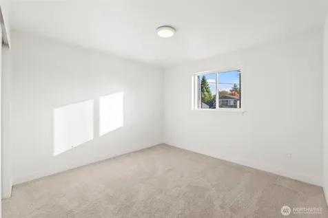 3102 44th Avenue NE Tacoma WA 98422