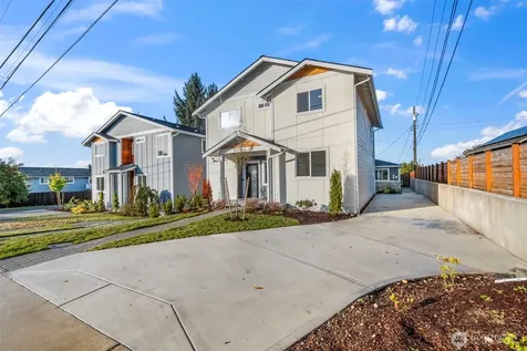 3102 44th Avenue NE Tacoma WA 98422