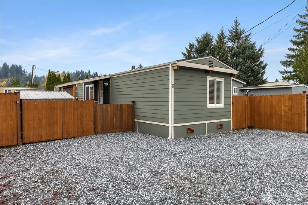 322 Chicago Boulevard S Pacific WA 98047