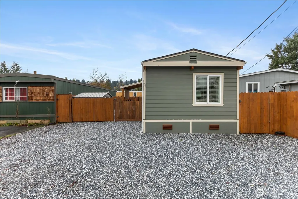 322 Chicago Boulevard S Pacific WA 98047