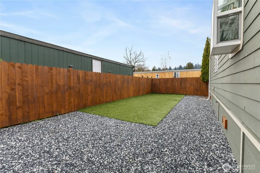 322 Chicago Boulevard S Pacific WA 98047