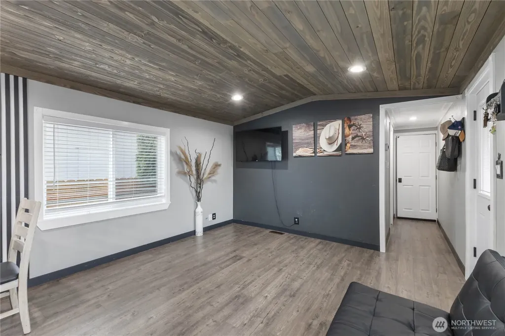 322 Chicago Boulevard S Pacific WA 98047
