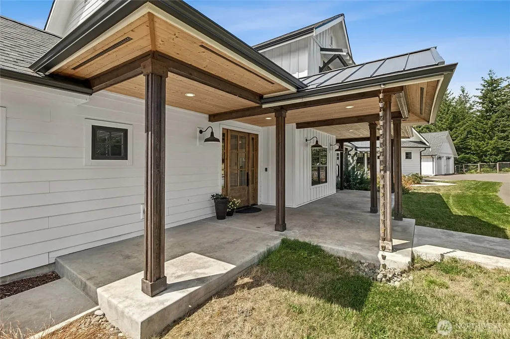 4327 Creekview Lane NW Olympia WA 98502