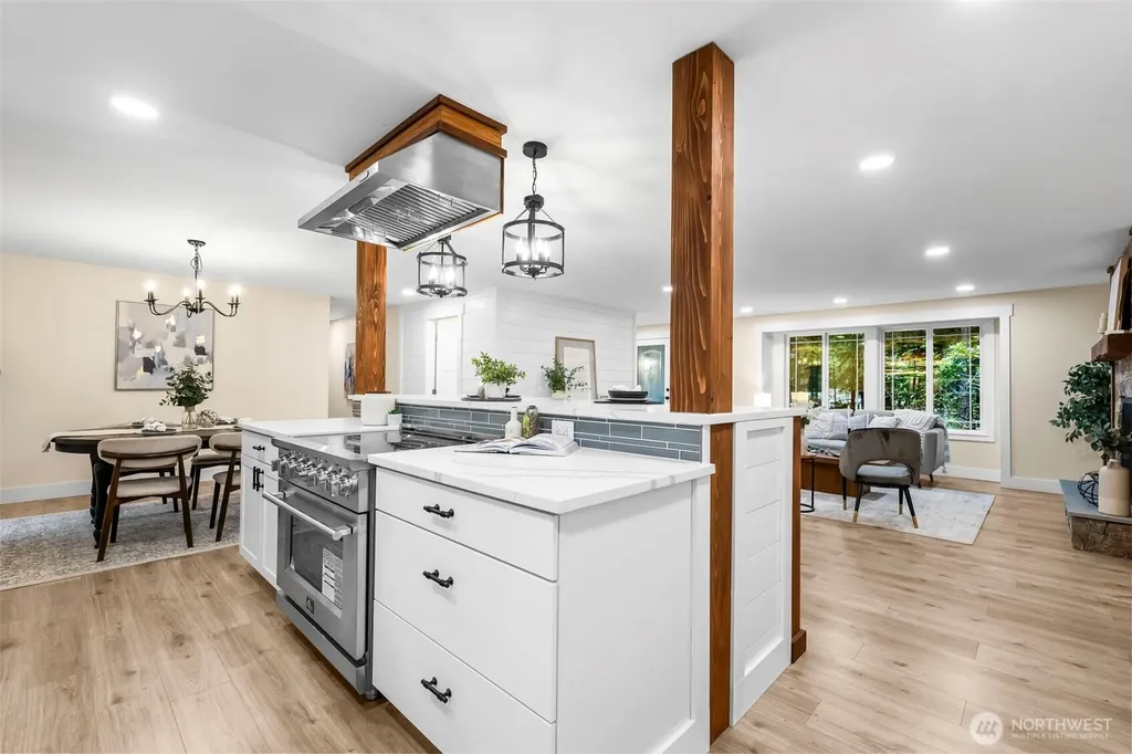 1037 9th Avenue Fox Island WA 98333
