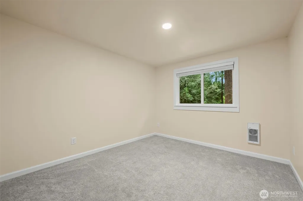 1037 9th Avenue Fox Island WA 98333