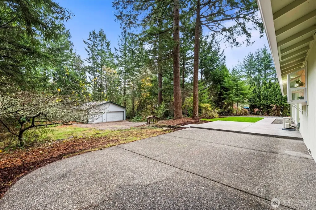 1037 9th Avenue Fox Island WA 98333