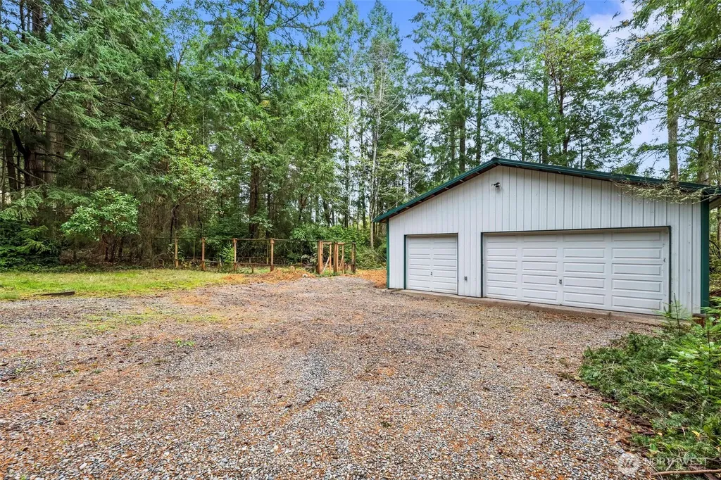 1037 9th Avenue Fox Island WA 98333