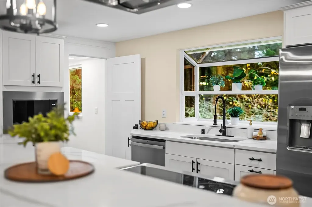 1037 9th Avenue Fox Island WA 98333
