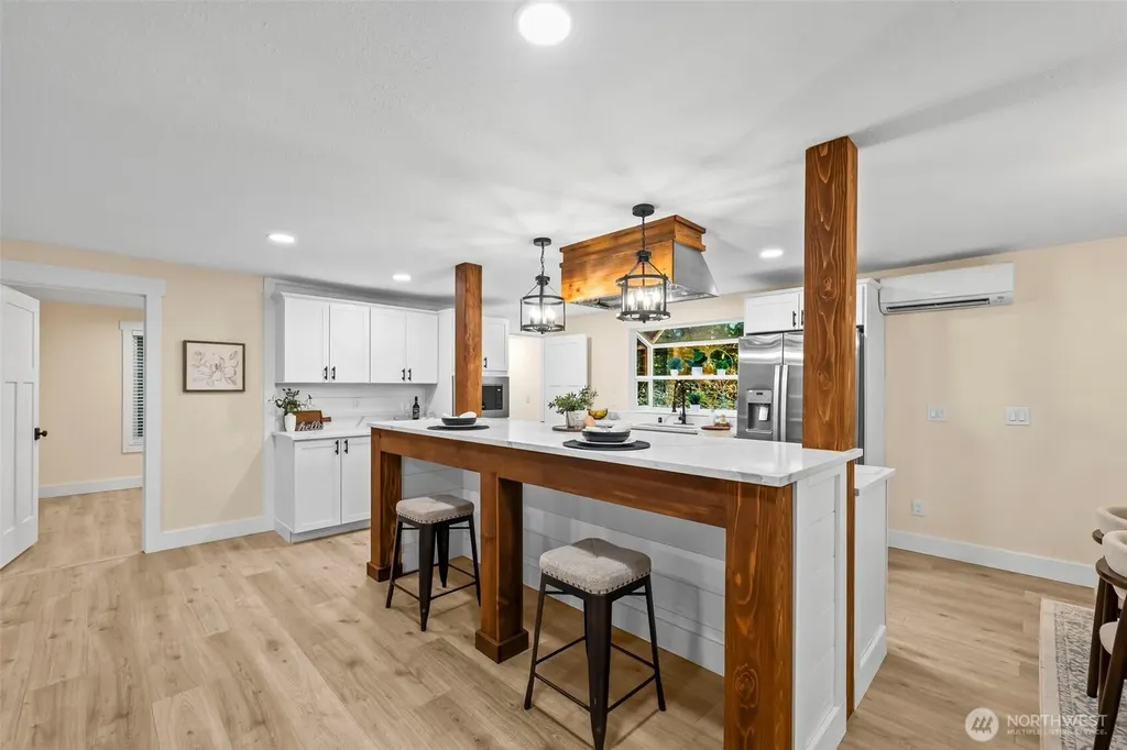 1037 9th Avenue Fox Island WA 98333